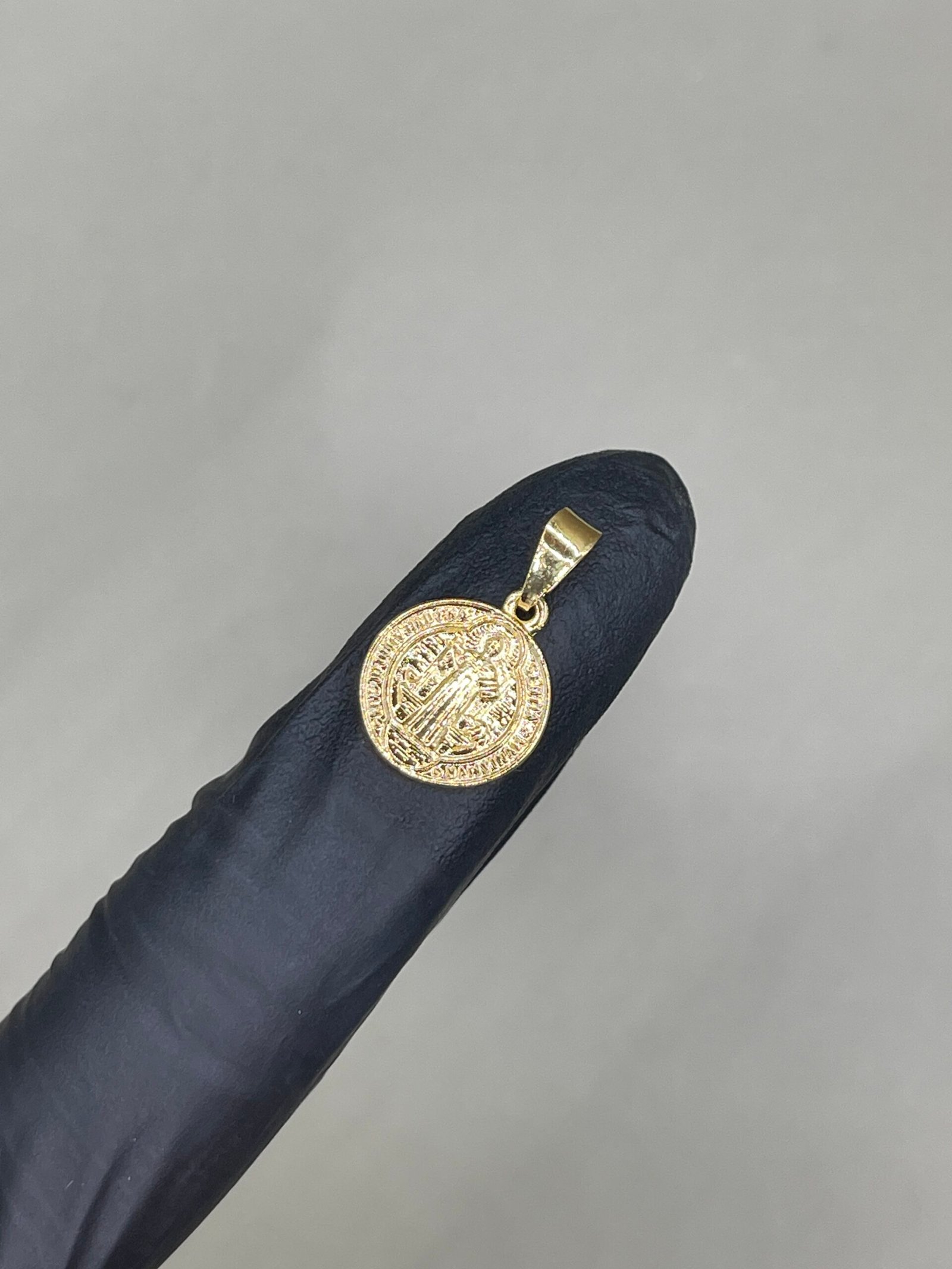 Dije San Benito - Ref. 700