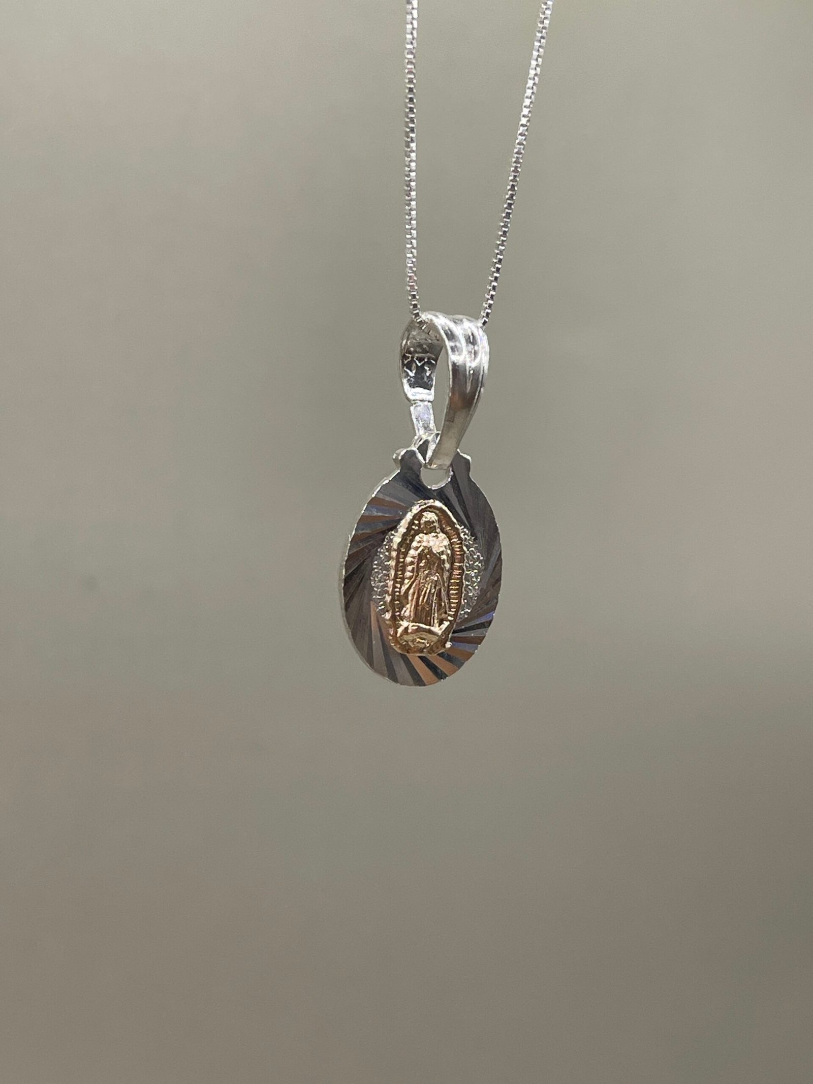Dije Virgen Guadalupe Oro Plata - Ref. 536 - Imagen 2